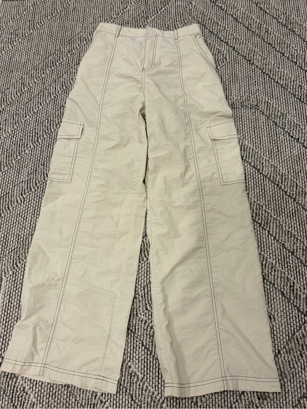 Love Tree Cream parachute feel nylon Wide-Leg Cargo Pants size small